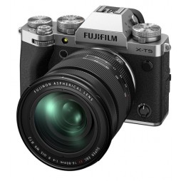 FUJIFILM X-T5 silber mit XF16-80 mm F4 R LM OIS