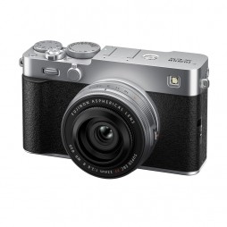 FUJIFILM X-E5 silber mit Fujifilm XF 23 mm f 2,8 R WR