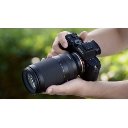 Tamron 70-300 mm / 4,5-5,6 DI III RXD Objektiv für Nikon Z inkl. Tamron 67 mm UV Filter