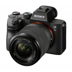 Sony Alpha ILCE-7 III mit FE 28-70 f3,5-5,6 OSS abzgl. Sony Trade-In |1679,00€ Ef­fek­tiv­preis! im Warenkorb bereits abgezogen